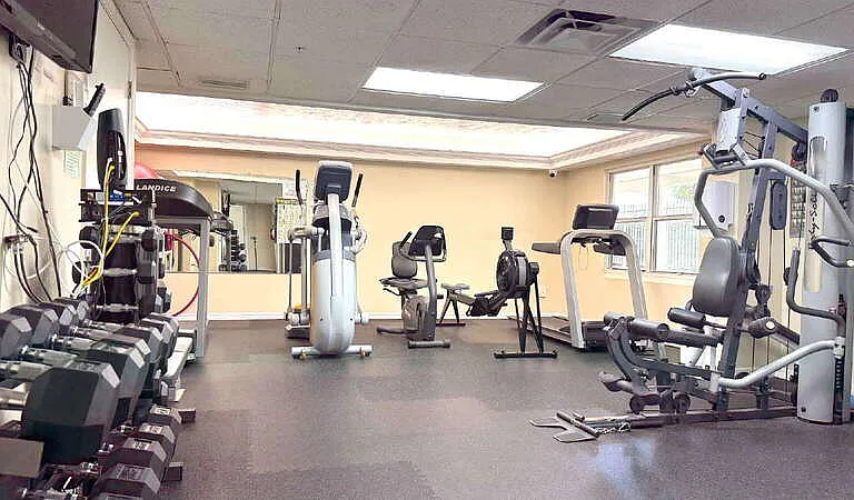 1 John Anderson Dr #405 — Photo 31