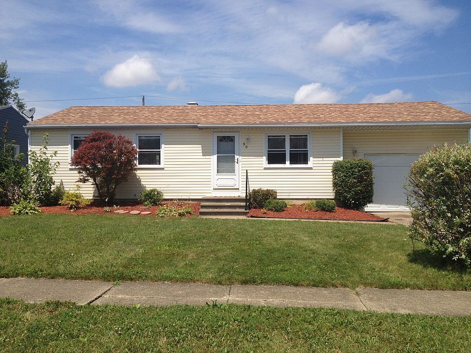 1st image of 90 Madeira Dr