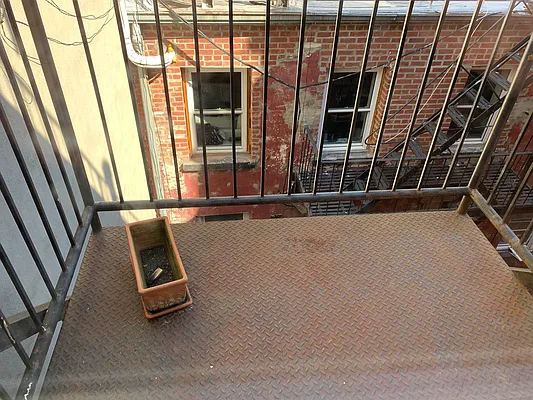 Rented by FirstService Realty (legacy) | media 16