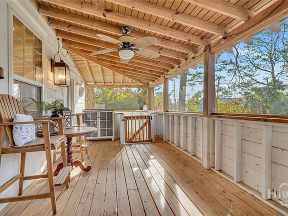 5th image of 16 6th Avenue