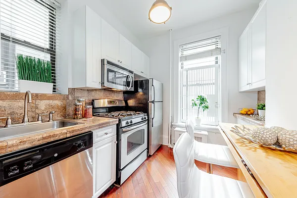 Sold by Compass | media 5