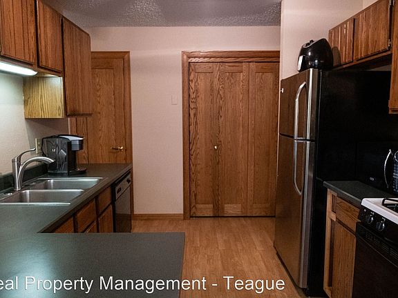 4th image of 15 Lexington Ct
