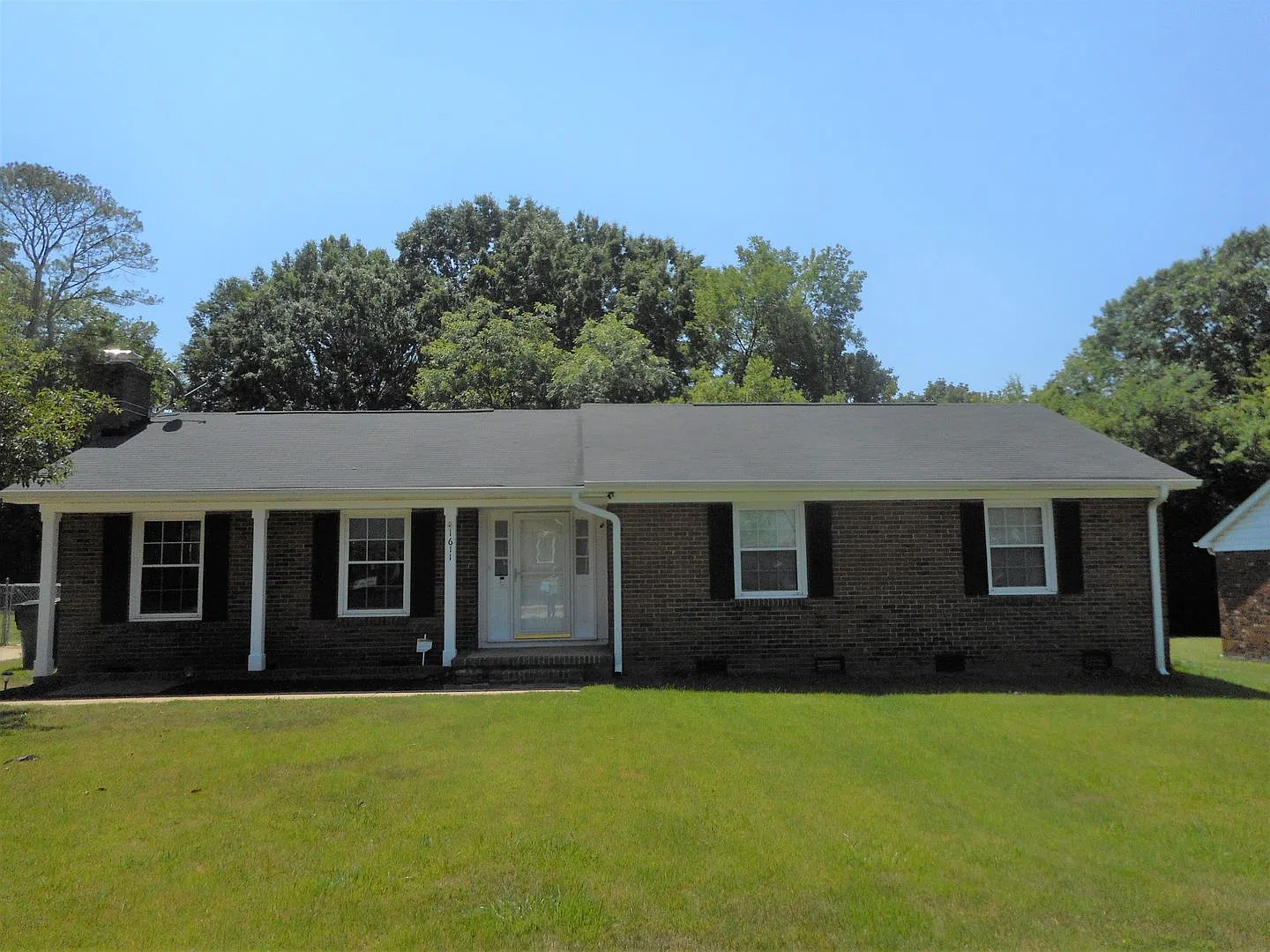 Lovely 3 Bedroom 2 Bath Brick Ranch - Completely Renovated — Photo 2