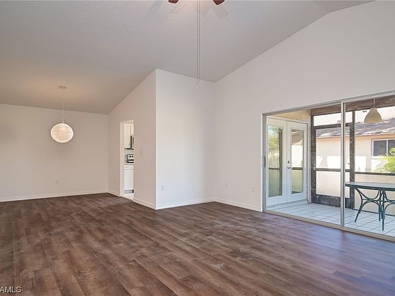 3rd image of 6471 Royal Woods Dr