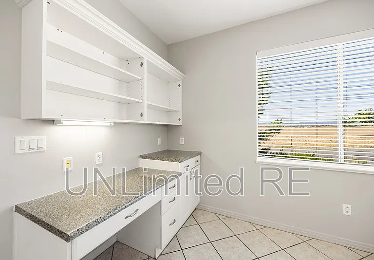 6001 N Tower Ln #A — Photo 9