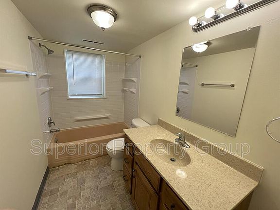 3rd image of 933 Buena Vista Dr APT 1