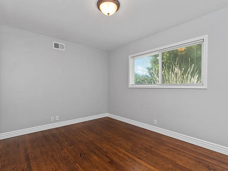 831 E Hoover Ave — Photo 25