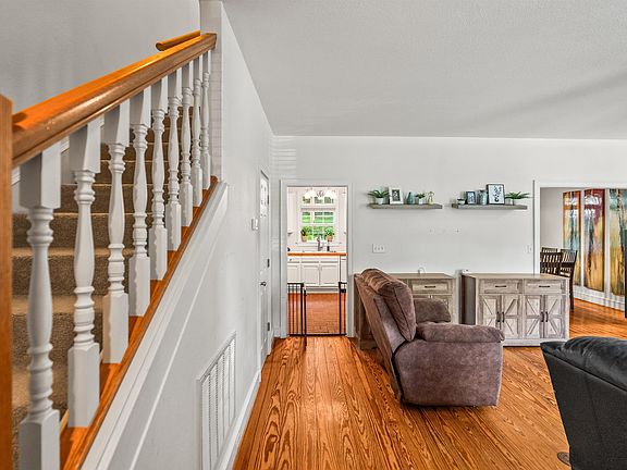 5th image of 7216 N St