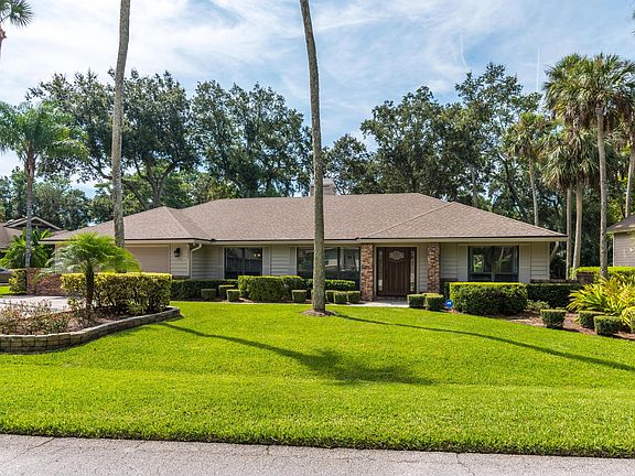 3rd image of 3055 Cypress Creek Dr N