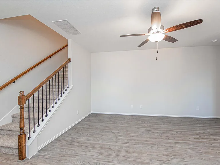 107 Silver Sky Ct — Photo 7