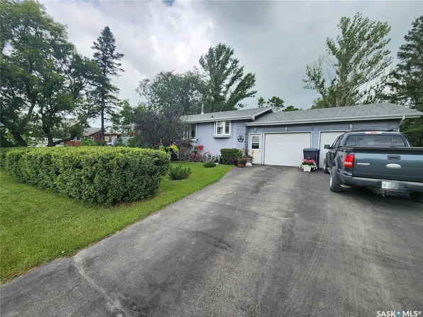 808 Assiniboia Avenue, Stoughton, SK S0G 4T0