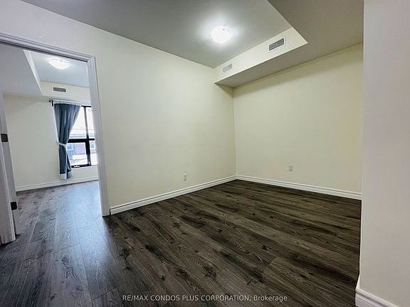 5th image of 721 Danforth Ave #2A
