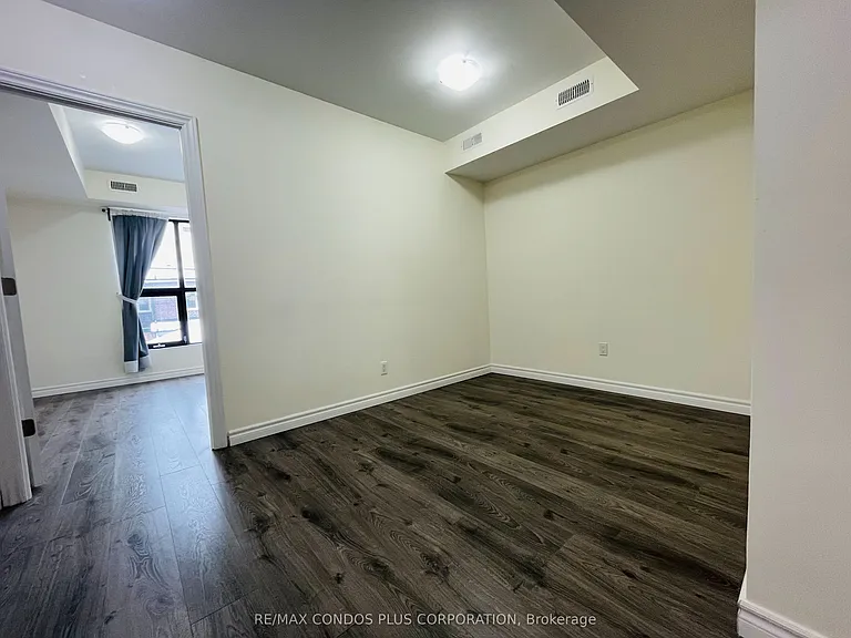 721 Danforth Ave #2A — Photo 5