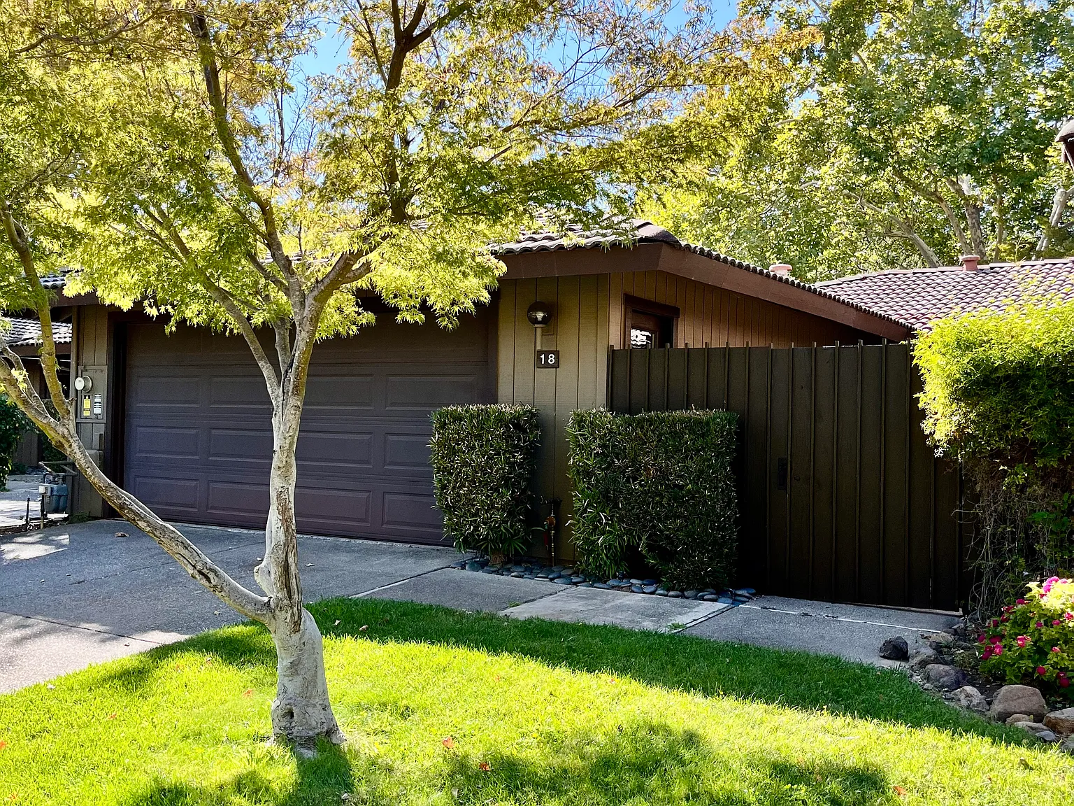 2 bed, 1619 sqft, $3,200 — Photo 1