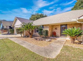 405 Twin Bay Dr, Pensacola, FL 32534