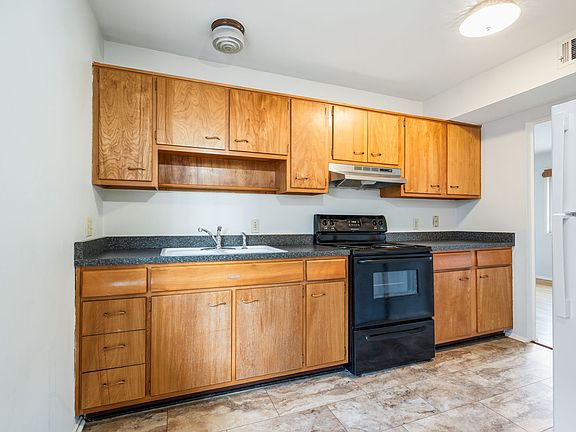 5th image of 116 1/2 Wiltshire Ave #3