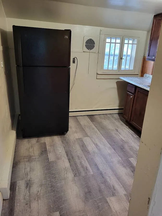 2 bed, 700 sqft, $1,350 — Photo 2