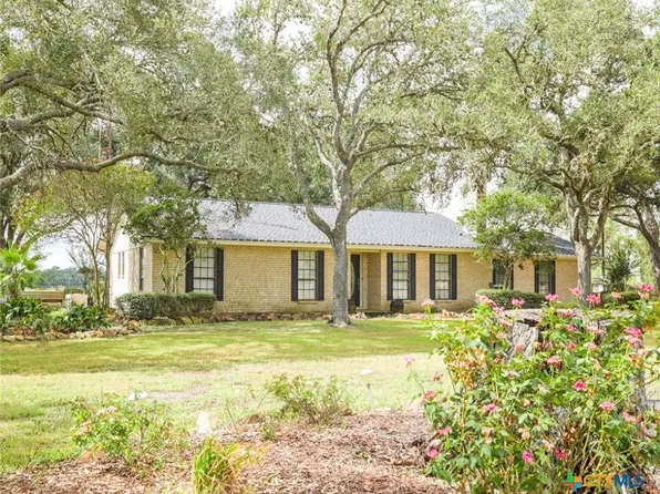 191 County Road 77cc, Hallettsville, TX 77964