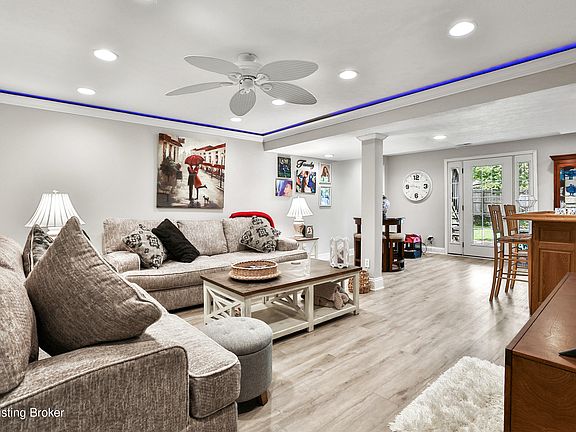 4th image of 513 Garden Ct