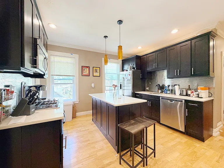17 Pleasant St #2 — Photo 8