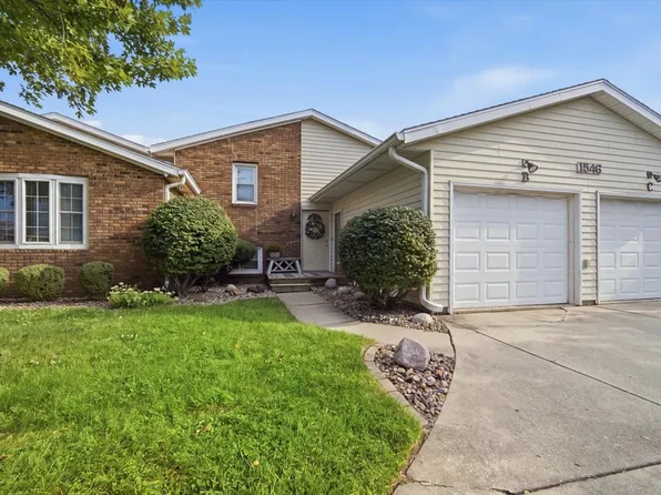 1546 Hunt Dr APT B, Normal, IL 61761
