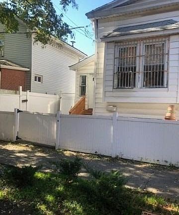 3rd image of 12352 135th St