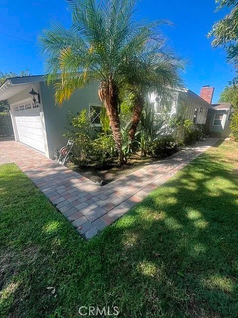 3 bed, 1405 sqft, $5,525 — Photo 2