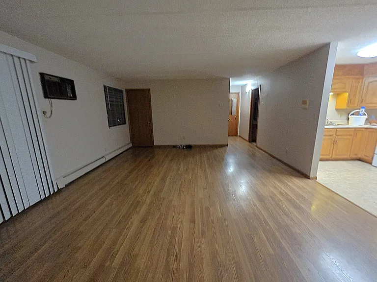 208 E Alabama St #4 — Photo 6