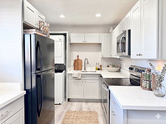 5th image of 2019-2035 E Turney Ave #2019-11R