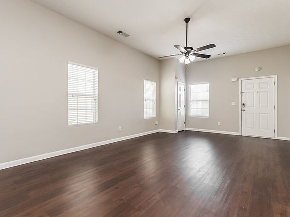 3rd image of 2145 Uptown Sq
