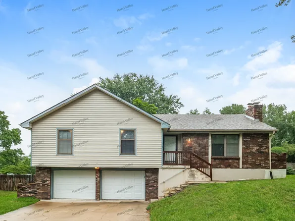 205 SE Moreland School Rd, Blue Springs, MO 64014