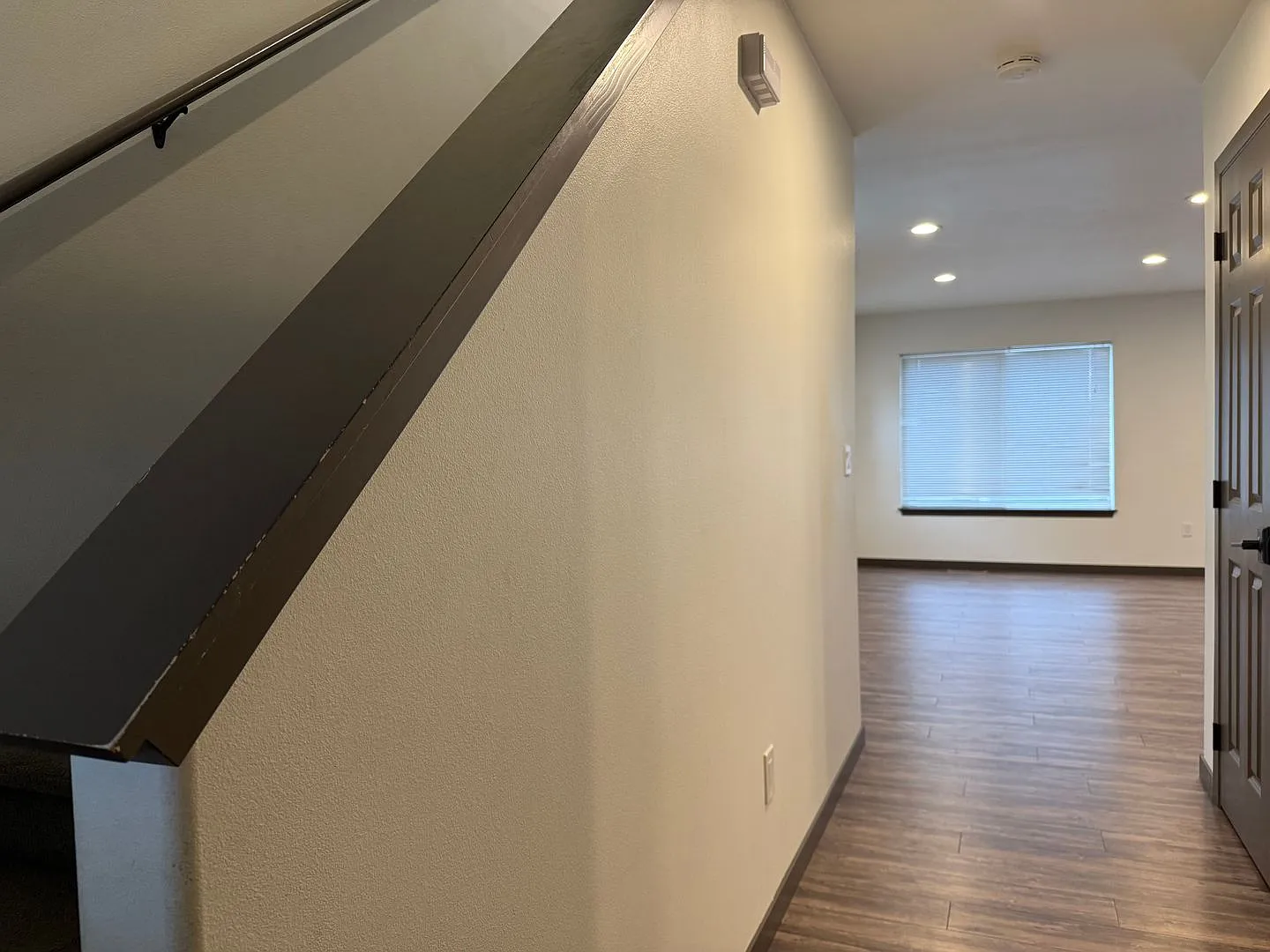 215 N 76th Ave 1-2 — Photo 3