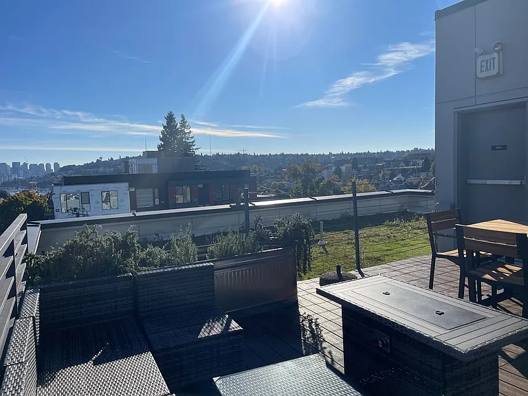 4111 Stone Way N — Photo 35