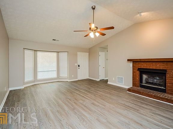 3rd image of 1625 Hidden Shoals Ln