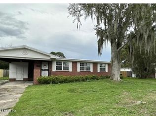 1765 Debutante Dr, Jacksonville, FL 32246