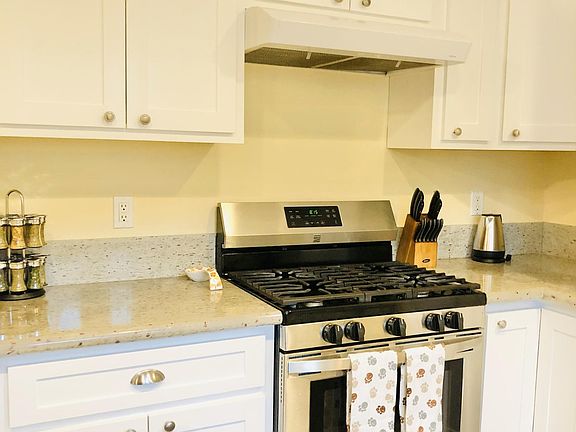 5th image of 7522 Brighton Ave