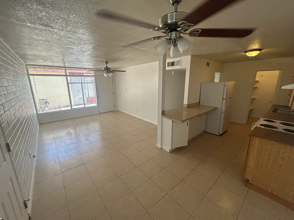 1123 E Sierra Vista Dr #7