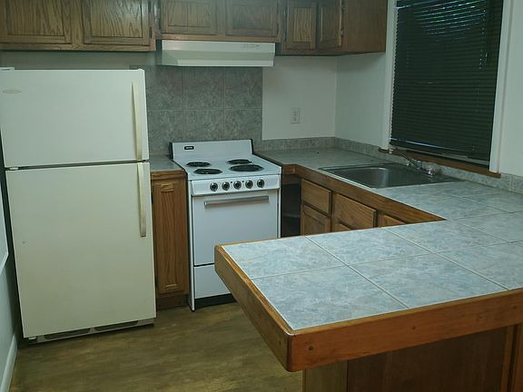 3rd image of 227 W Beresford Ave #2