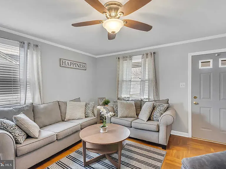 232 W Underwood Ave — Photo 6
