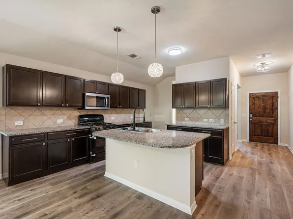 533 Luna Vista Dr, Hutto, TX 78634