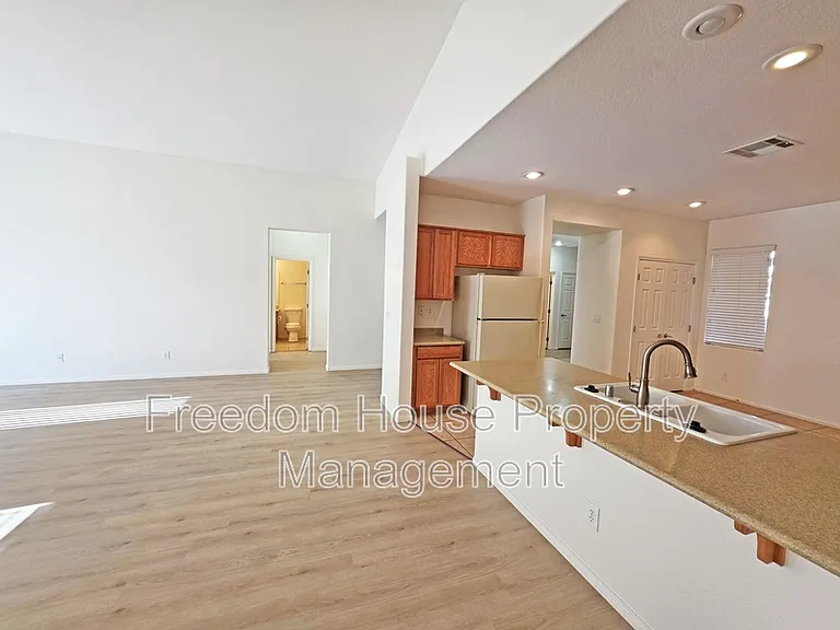 6451 Goodale St — Photo 16