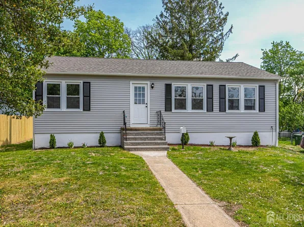 130 Mechanic St, Hightstown, NJ 08520