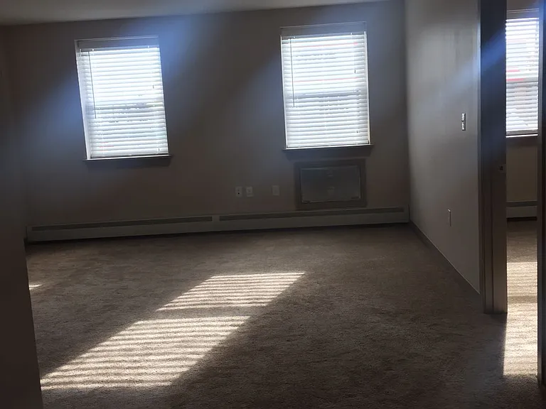 275 W Main St #14 — Photo 8