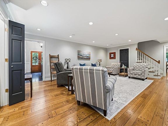 5th image of 6353 Old Orchard Cv