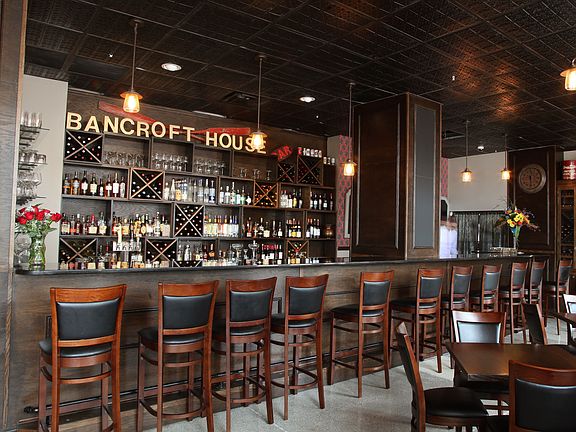 Wine & Martini Bar