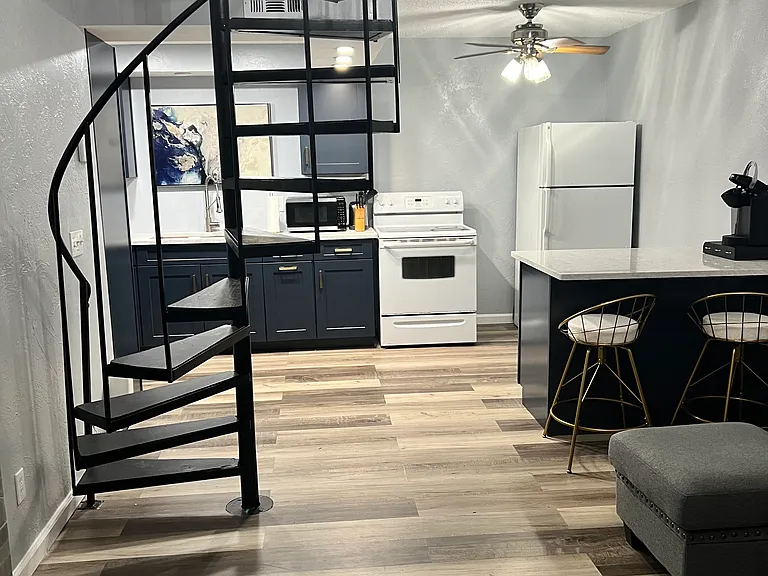 11120 Stratford Dr #211 — Photo 4