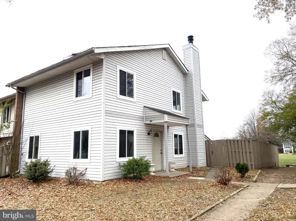 622 Clearwater Ct, Herndon, VA 20170