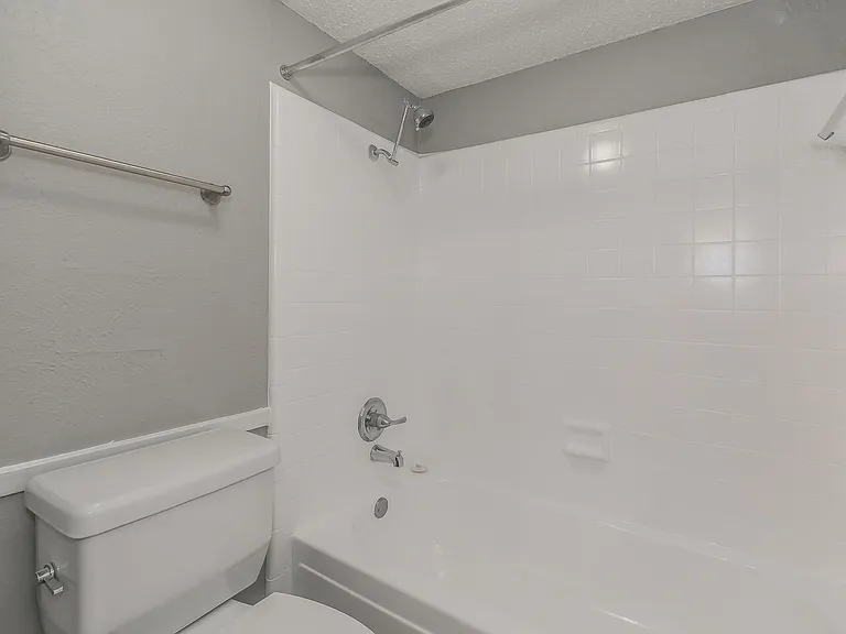 Station 121 at Town Center Apartments — Photo 52