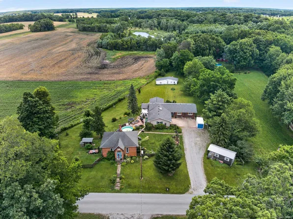 17902 Wappes Rd, Churubusco, IN 46723