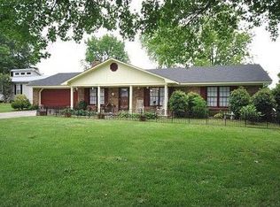 1212 Seminole Dr NW, Hartselle, AL 35640